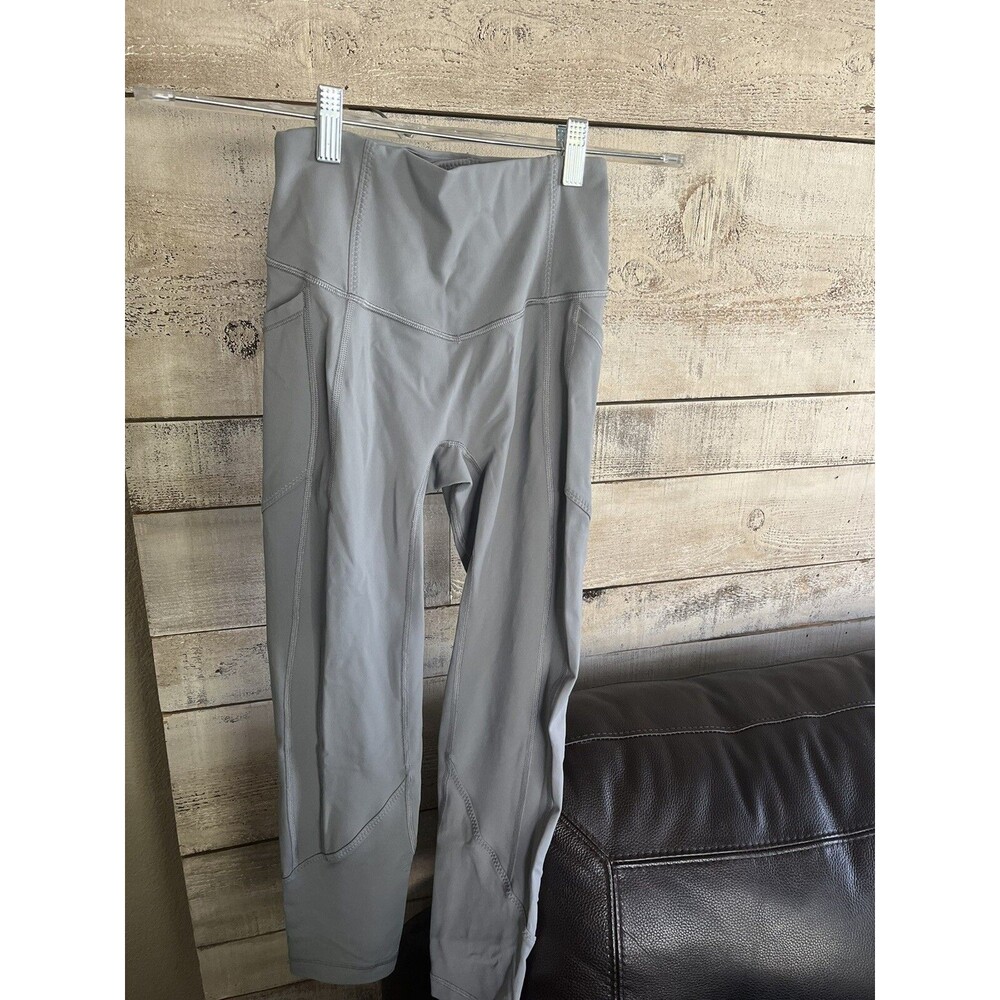 lu lu lemon cropped yoga pants Gray size 4